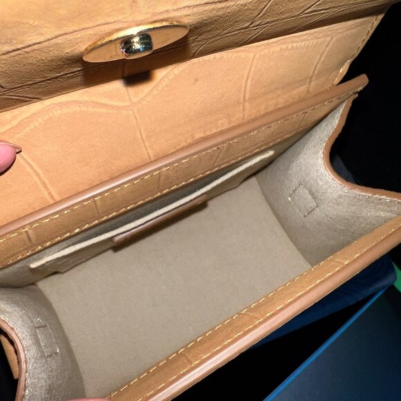 Jacquemus Le Chiquito Moyen croc embossed in Honey Embossed medium sized leather - Picture 7 of 10